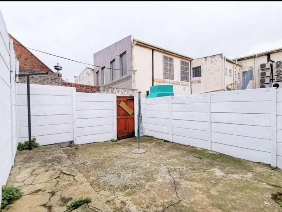 To Let 2 Bedroom Property for Rent in Woodstock Western Cape